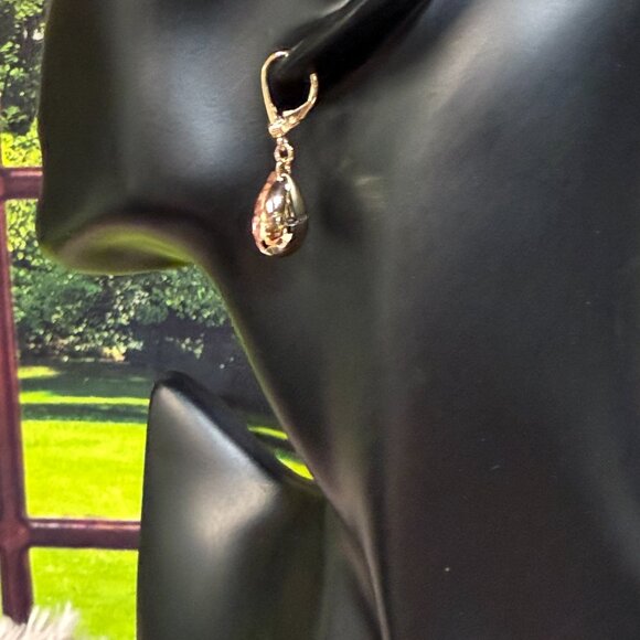 NEW DKNY Stone Teardrop Lever Back Earrings - Picture 8 of 9